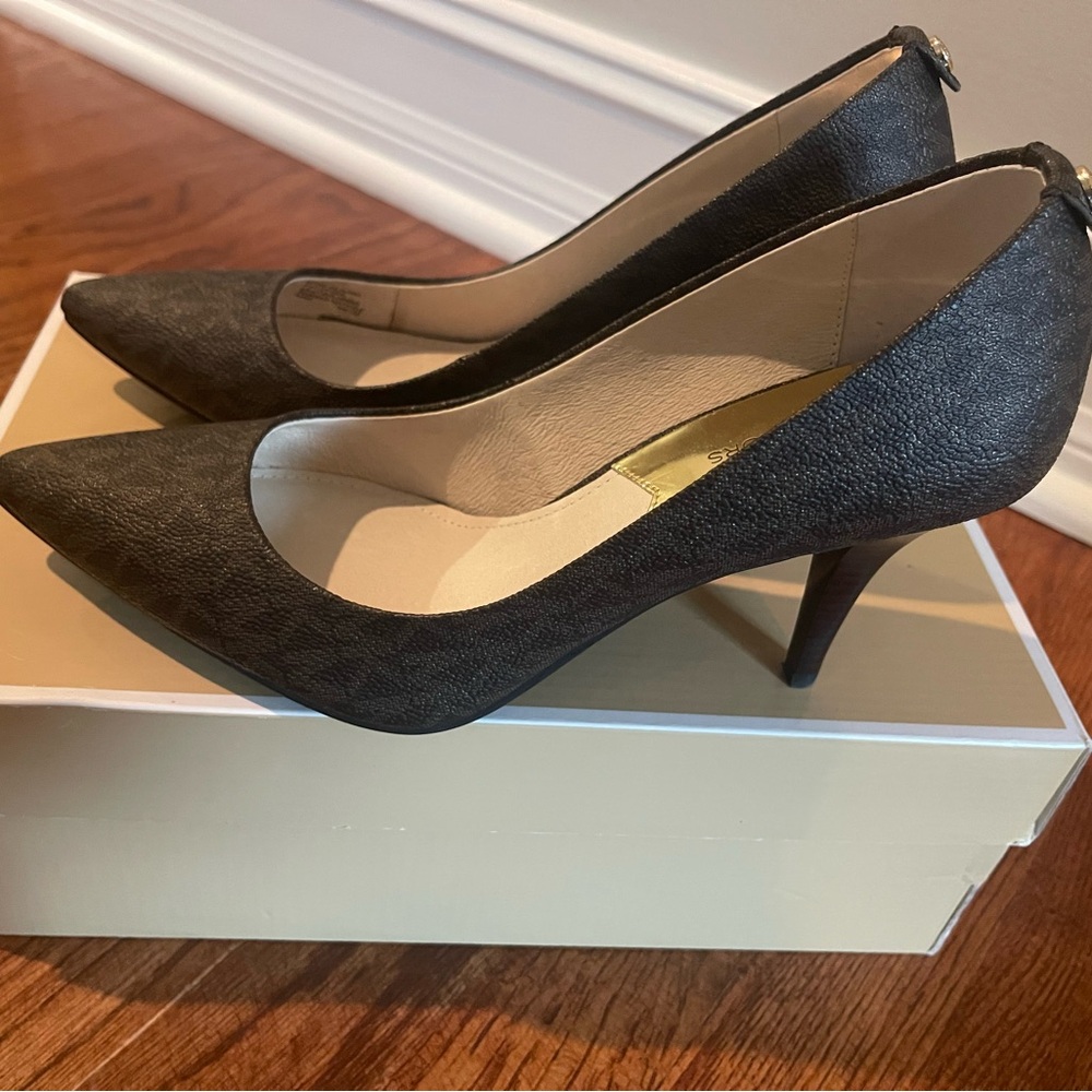 Michael Kors Dark Textured Heels
